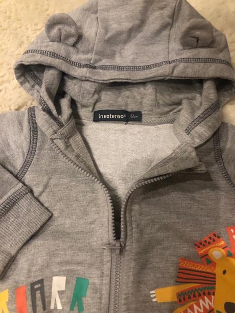 Mikina, in extenso,56