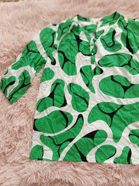 Zelená bluzka so vzorom, 