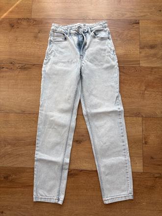 Mom fit džínsy úzkeho strihu, stradivarius,36