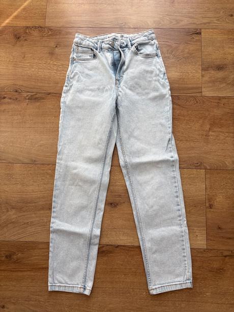 Mom fit džínsy úzkeho strihu, stradivarius,36