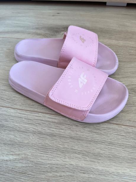 Ruzove slapky 4f, 32