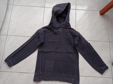 Balík oblečenia-mikiny, 122–134