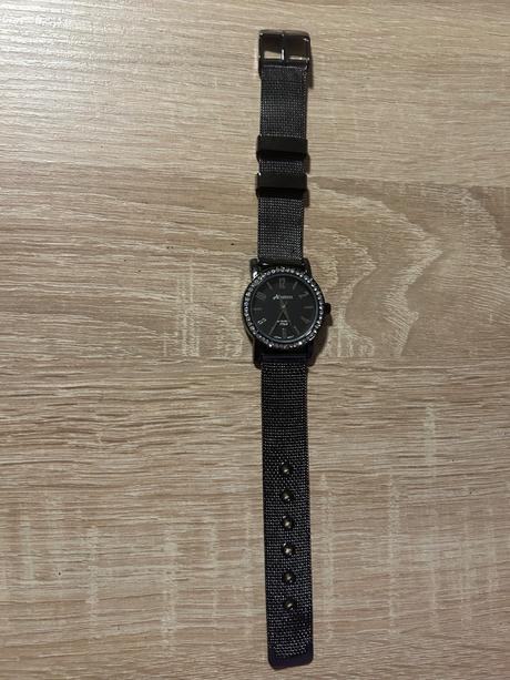 Dámske nové hodinky, 