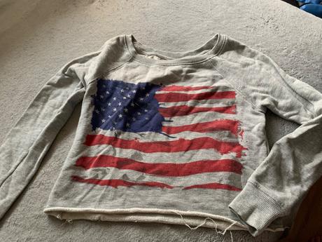 Dievcenska mikina, 158