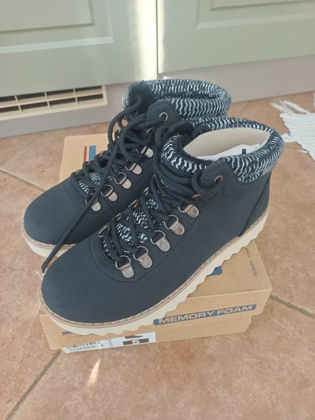 Detska obuv, skechers,35