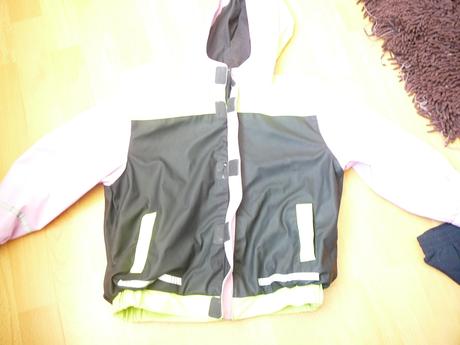 Dievcenska prsiplastova bunda, 104