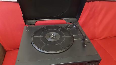 Predám rádio samsung model scm-6100, v nálezovom s, samsung