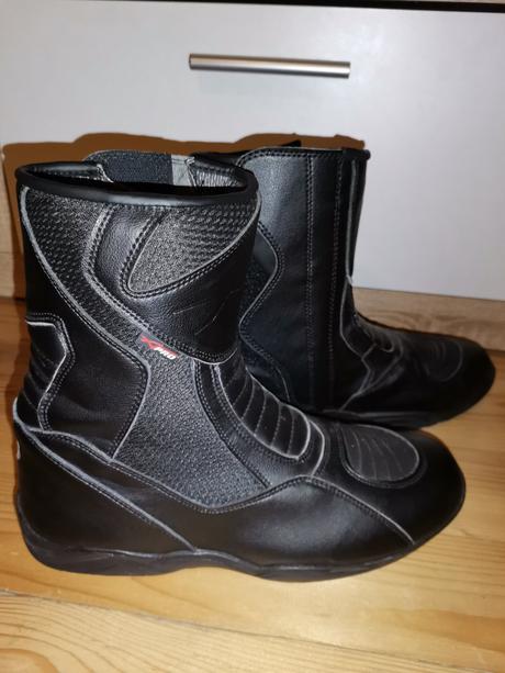 Moto boty, 44