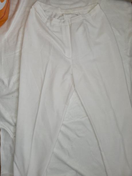 Ľahké nohavice, 48