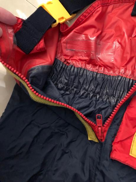 Nohavice do dažďa, 92