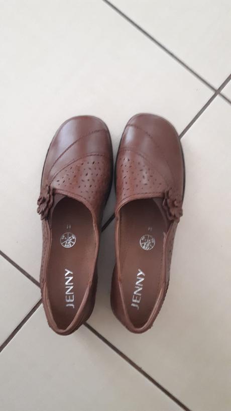 Pohodlné poltopánky nenosené 37,5, 37