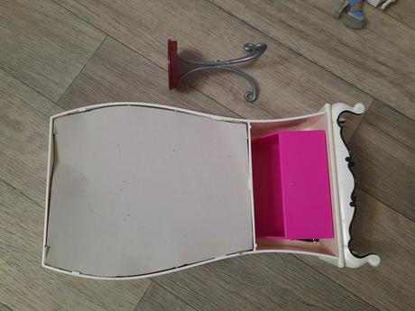 Barbie my scene nábytok, taška a doplnky,