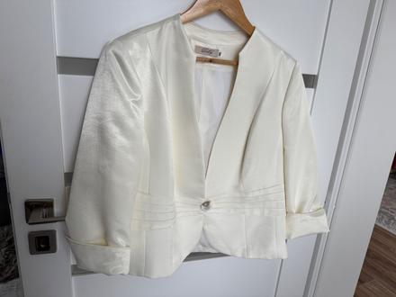 Saténové podšité sako, 44