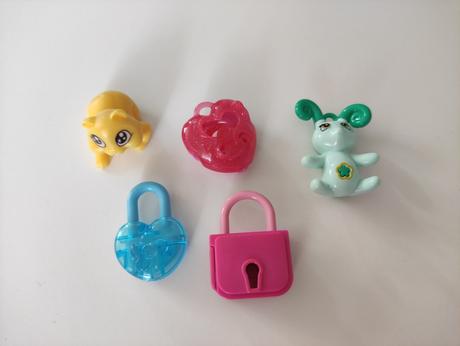 Postavicky dievcenskych kinder a frozen, 