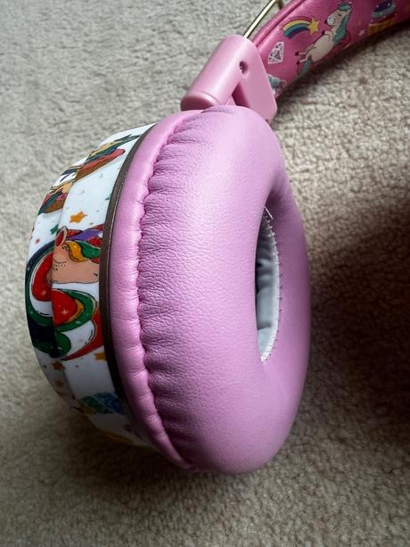 Slúchadlá s jednorožcami a dúhou, 