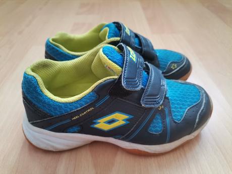 Halové tenisky s obyč.poštovným, lotto,30