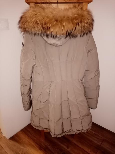 Bcbgmaxazria páperová bunda s pravou kožušinou, m