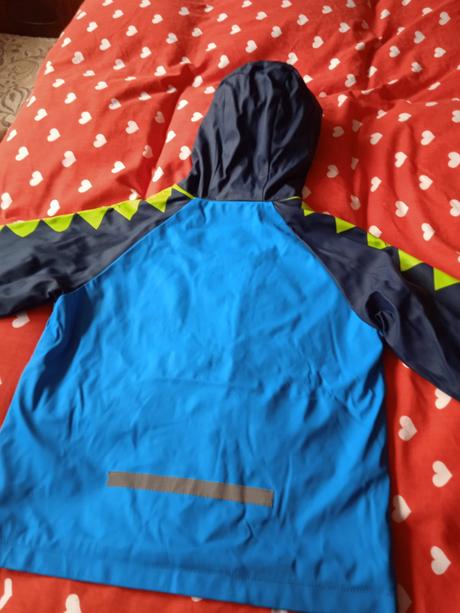 Bunda do dažďa, 116