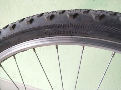 Dievčenský bicykel, 24