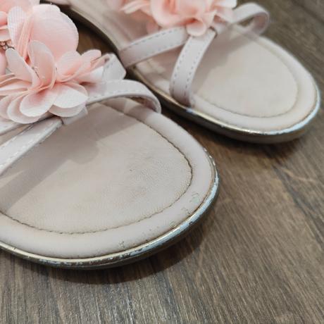 Krásne slávnostné sandalky, 35