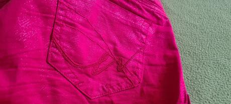 Červené kraťasy, just play,s