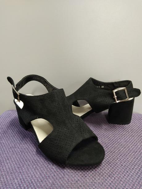 Sandálky, 36