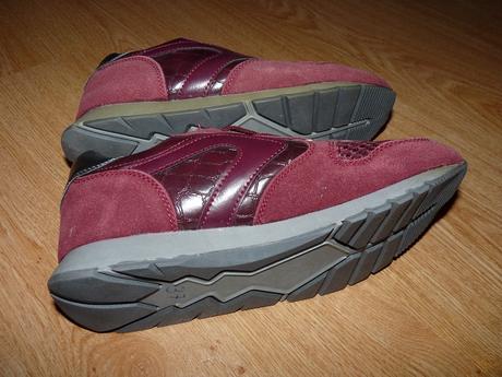 Bordové tenisky, 37