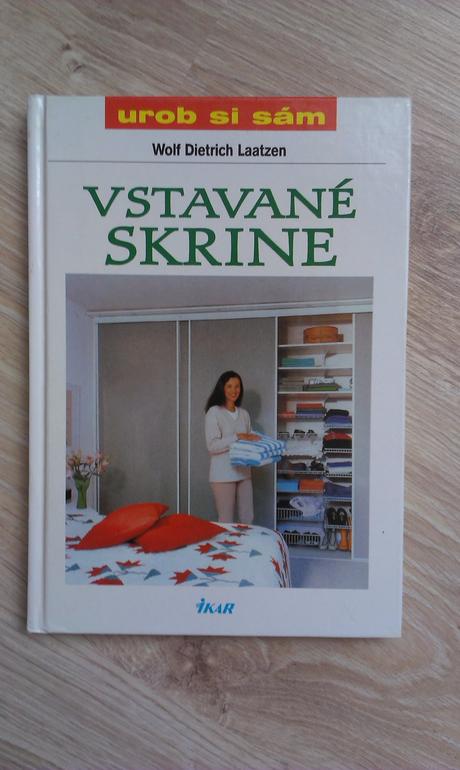 Kniha - vstavane skrine,