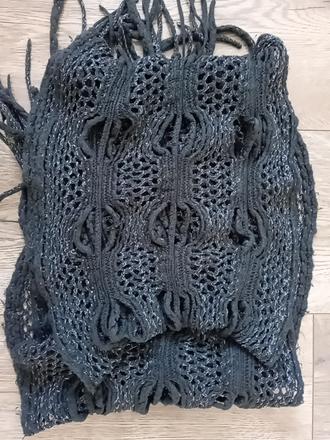 Tmavý elegantný šál, 