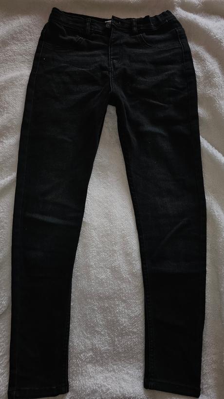 Čierne rifle, sinsay,146