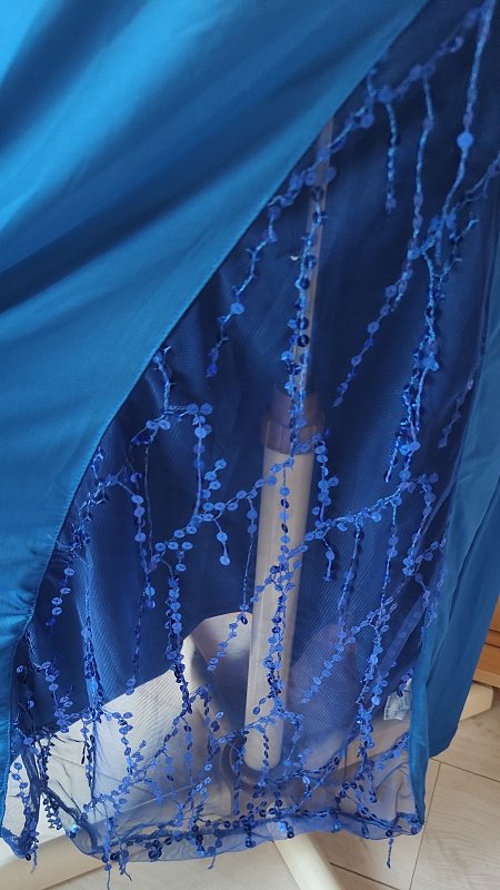 Prekrásne dlhé spoločenské s, s