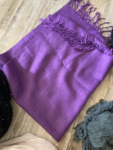 Balíček šál,nákrčník,šatky cena spolu za 11 ks, 