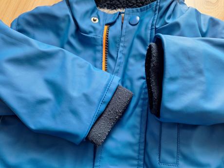 Teplá bunda do dažďa, next,92