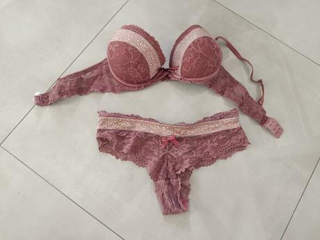 Podprsenka, new yorker,75b