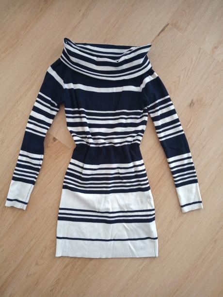 Pásikavé svetríkové šaty, s