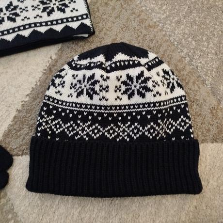 Nový zimný set cropp - šál, čiapka a rukavice,