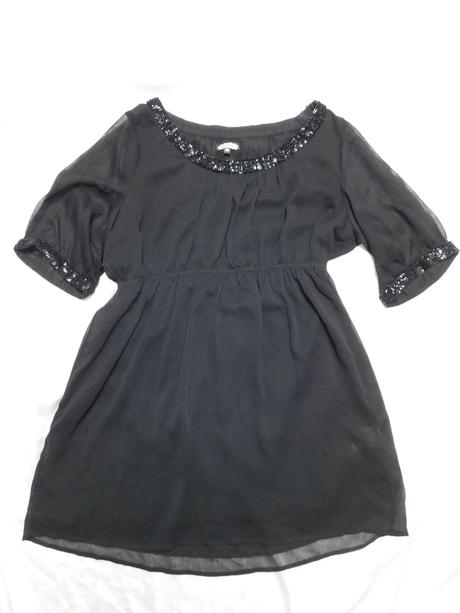 Velmi pekne šaty, 38