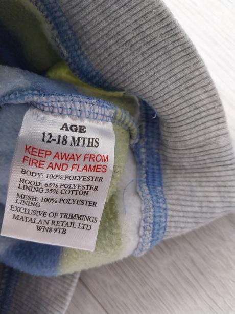 Mikinka flees/ fliska, babaluno,86