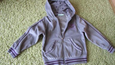 Mikinu s kapucňov, 116