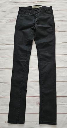 Pekné čierne rifle, denim co,34