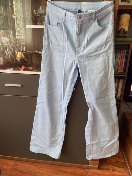Širšie rifle svetlo modre, h&m,40