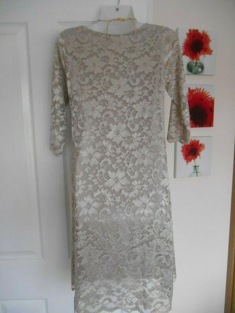 B young cipkovane saty, velkost s, s