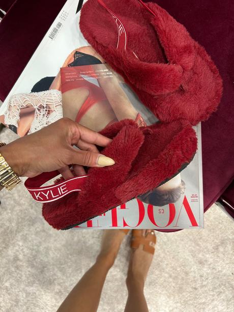 Kendall jenner slapky, 37