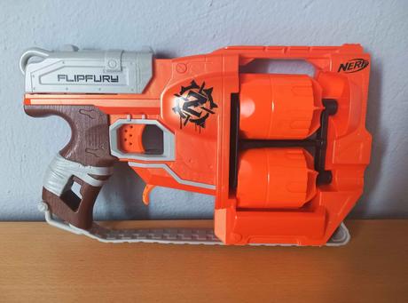 Hračkárska pištoľ nerf flipfury,