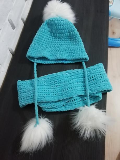 Nadherny a teplucky tyrkysovy komplet 4-8r.,