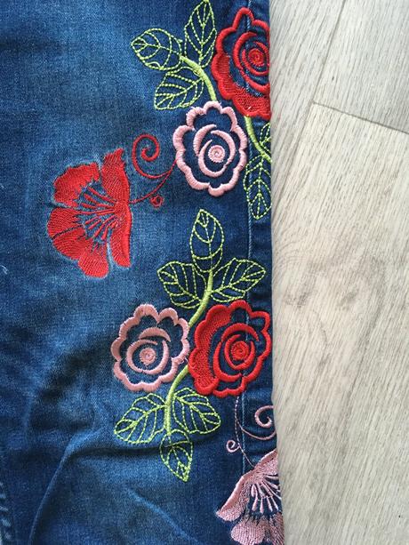 Dámske rifle s výšivkou zn. house, house,s