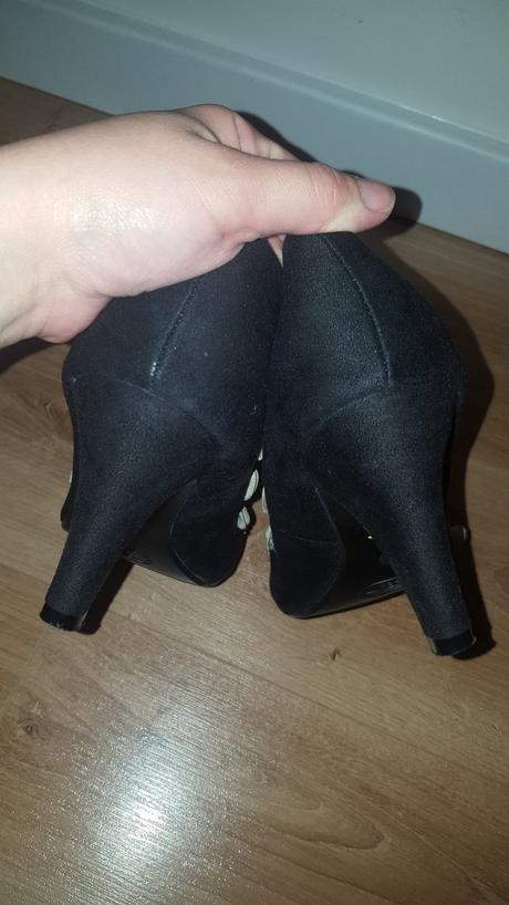 Cierne lodicky s maslou, 39