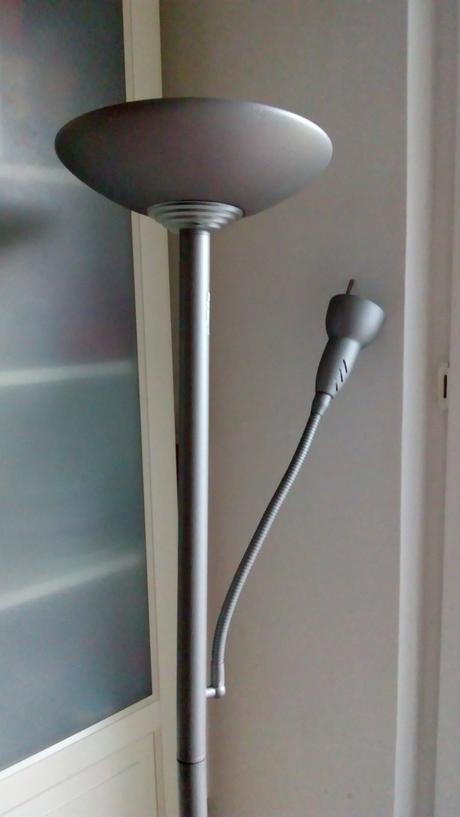 Lampa vysoka stojacia, 