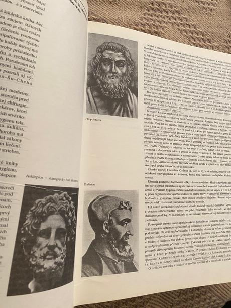 Obrovská stará retro kniha zdravoveda osveta 1980, 