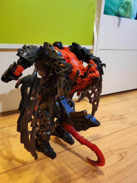 Hučiaci transformers / trojhlavý drak, 